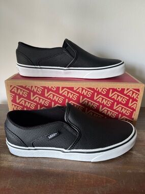 🆕 Vans Asher Slip-On Sneaker - Black Perforated Leather - Women’s size 8.5